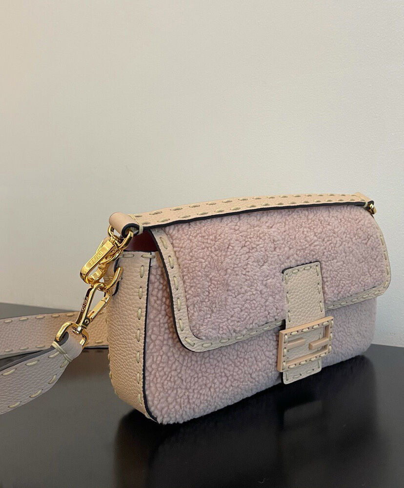 Fendi Baguette Leather Handbag 8BR600 Pink